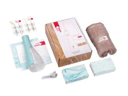 Munddusche Flosserpik Power Spa Portable Oral mit sehr starkem Akku, 3-stufige Wasserstrahlintensität, 4 Aufsätzen, Akku, Handtuch